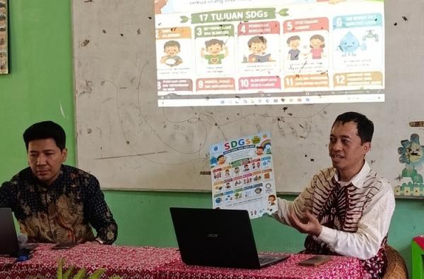 Membumikan Isu Global lewat Dongeng, Dosen UMBY Hadirkan Pojok SDGs Sasar Kesehatan Mental Guru