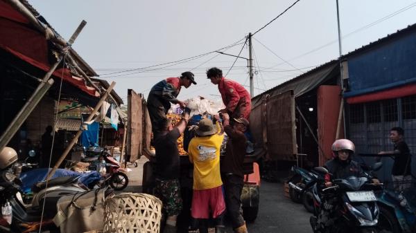 Pedagang Pasar Jatibarang Bertahun-tahun Urus Sampah Sendiri, Pertanyakan Peran DLH