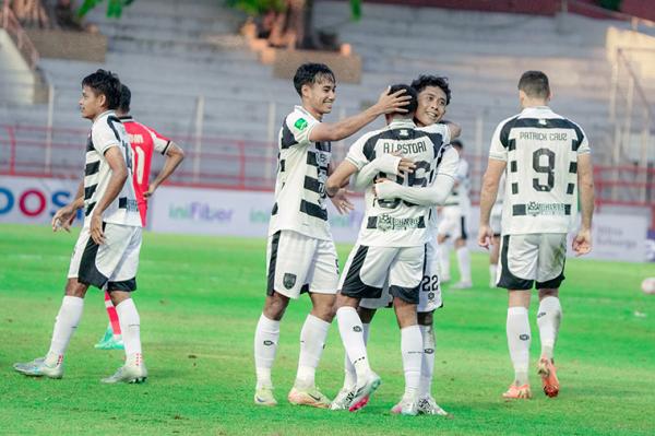 Kendal Tornado FC Curi 3 Poin di Surabaya, Stefan Keeltjes Puji Kerja Keras dan Mental Baja Pemain
