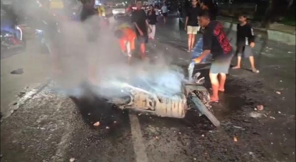 Geng Motor Serang Warga di Makassar, Satu Motor Pelaku Dibakar