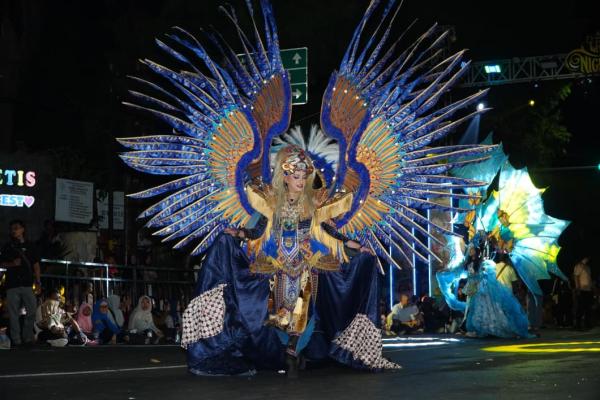 Lamongan Night Carnival 2026 Meriah, Ribuan Warga Tumpah Ruah Saksikan Parade