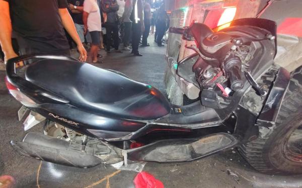 Motor Tabrak Truk Tronton di Jalan Raya Taman Sidoarjo, Pelajar 16 Tahun Tewas