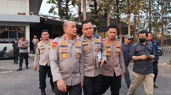 Kapolda Jabar Ajak Media Berdoa untuk 5 Jurnalis dan 3 Kru Kapal yang Hilang di Selat Sunda