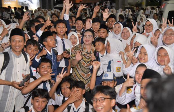 Dinyanyikan 288.219 Peserta, Mars MTQ Nasional XXXI Catat Rekor MURI