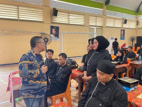 Dapur MBG Tak Boleh Asal Masak! Abah Ucu Siapkan 125 Juru Masak Berstandar