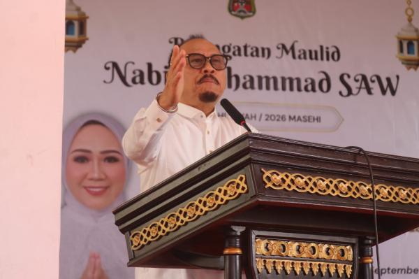 Hadiri Maulid Nabi di Mamuju, Suhardi Duka Minta Sekolah Stop Pungutan