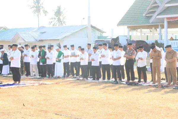 Pemkab Majene Salat Istisqa, Minta Turun Hujan