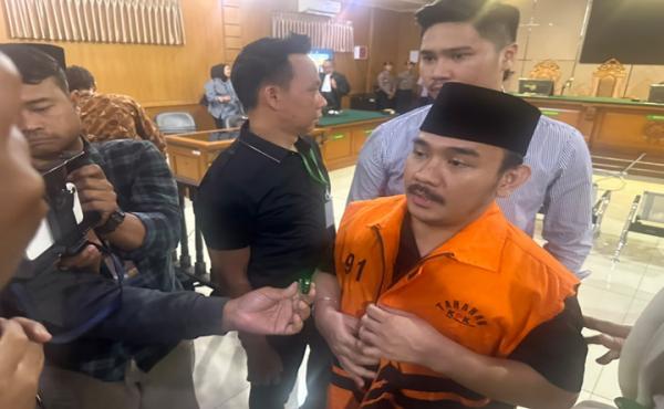 Bupati Bekasi Nonaktif Ade Kuswara Divonis 6 Tahun, Wajib Bayar Uang Pengganti Rp10,4 Miliar