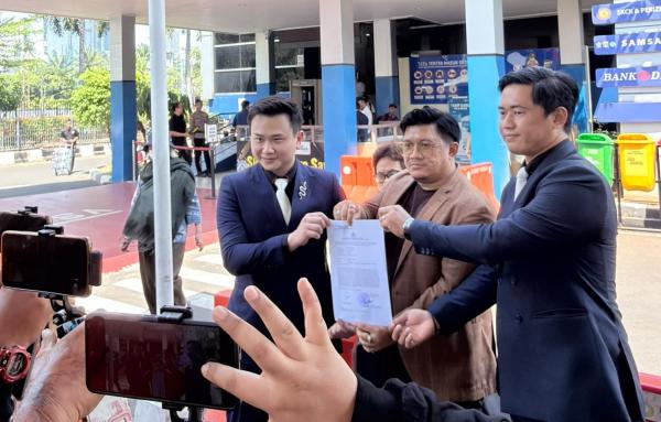 ​Janji Investasi Rp5,7 Miliar Belum Dibayar, Influencer Malaysia AK Dilaporkan ke Polda Metro Jaya
