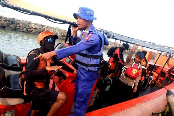 Hingga Hari Ketujuh Masih Nihil, Pencarian 5 Jurnalis dan 3 Kru Kapal di Selat Sunda Diperpanjang