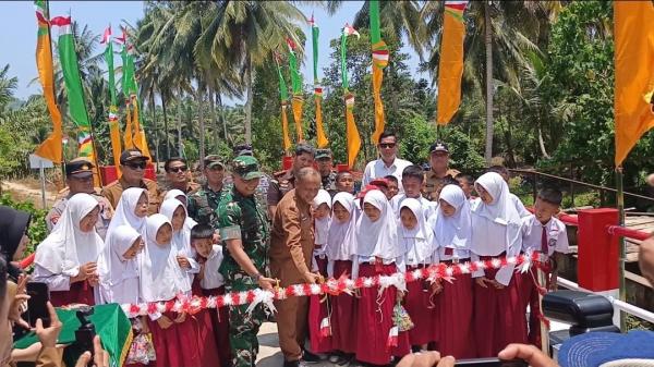 Pangdam XXIII/Palaka Wira Resmikan Jembatan Garuda Perintis di Pasangkayu