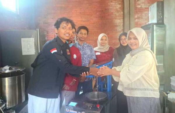 Dukung UMKM Naik Kelas, Mahasiswa UGM Ciptakan Intoco untuk Tempering Cokelat