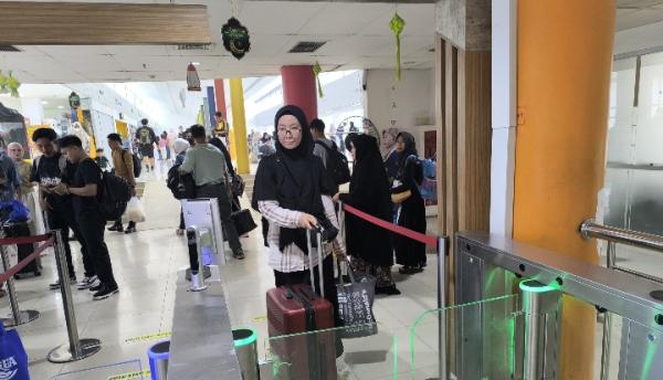 Hampir 300 Ribu Penumpang Boarding Pakai Wajah, 740 Roll Tiket Kertas Terpangkas