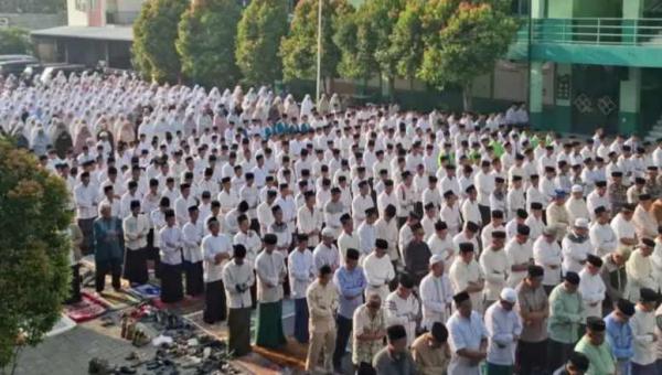 Dilanda Kemarau Panjang, Warga Sawangan Depok Salat Istisqa Mohon Hujan Turun