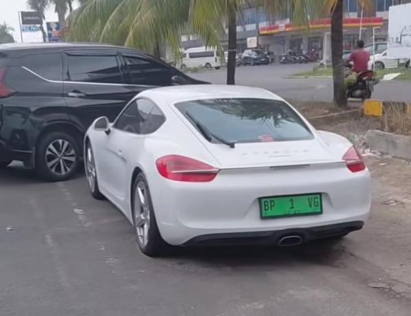 Porsche Cayman Terlantar 2 Pekan di Bengkong Diserahkan ke Ditresnarkoba Polda Kepri