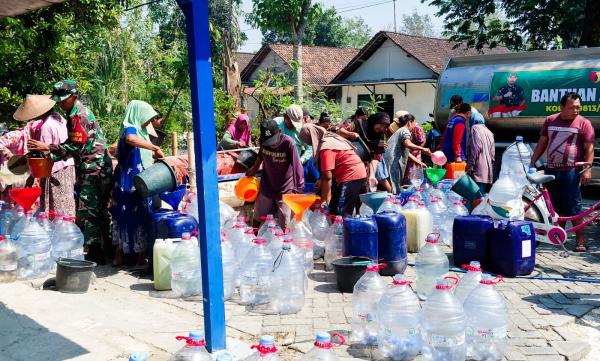 Tanggap Darurat Kekeringan, Kodim Bojonegoro Salurkan 77.000 Liter Air Bersih