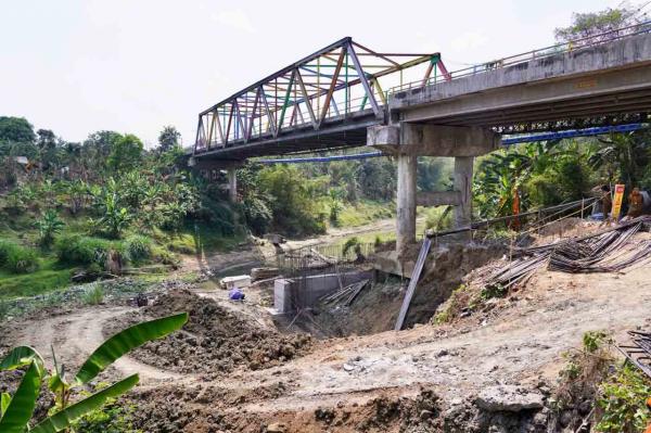 Pantau 5 Proyek Infrastruktur Kebumen, Bupati Pastikan Sesuai Kebutuhan Warga