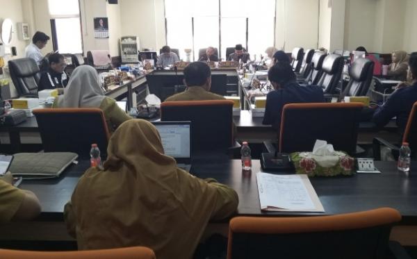 Pekerja Kebersihan Kampung di Surabaya Bakal Dapat BPJS, Syarat dan Teknisnya Masih Dibahas DPRD