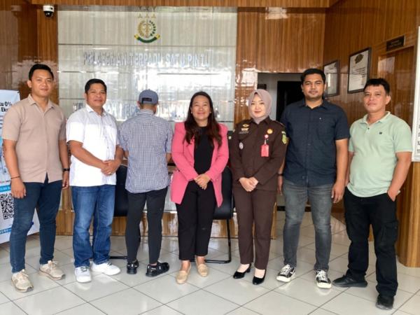 Polda Sulbar Limpahkan Tersangka Kasus Oli Palsu Polman ke Kejari
