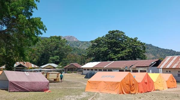 Jokowi Dijadwalkan Bermalam di Tenda Pengungsian Palue, Warga Keluhkan Krisis Air Bersih