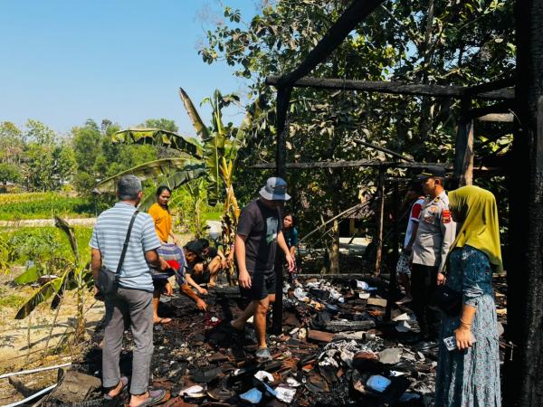 Rumah Warga Mondokan Sragen Terbakar, Motor dan Perhiasan Ikut Hangus