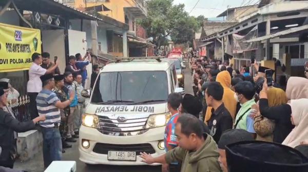 Dua Jenazah Korban Kapal Virgo Transport 8 Tiba di Garut, Tangis Keluarga Pecah