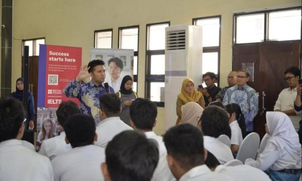 Bukan Cuma Pintar, Ini Strategi Siswa Jatim Tembus Kampus di Inggris
