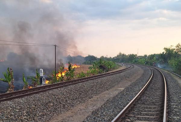 KAI Daop 4 Semarang Waspadai Munculnya Titik Api di Sekitar Jalur KA Selama Musim Kemarau
