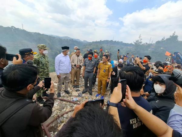 Diduga Ada Pelanggaran Lingkungan, Pemkot Bandung Tutup Lahan Kebakaran di Ciumbuleuit
