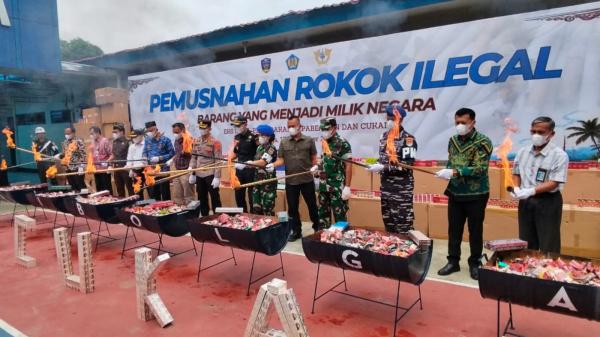 Jutaan Batang Rokok Ilegal di Sibolga Dimusnahkan Bea Cukai