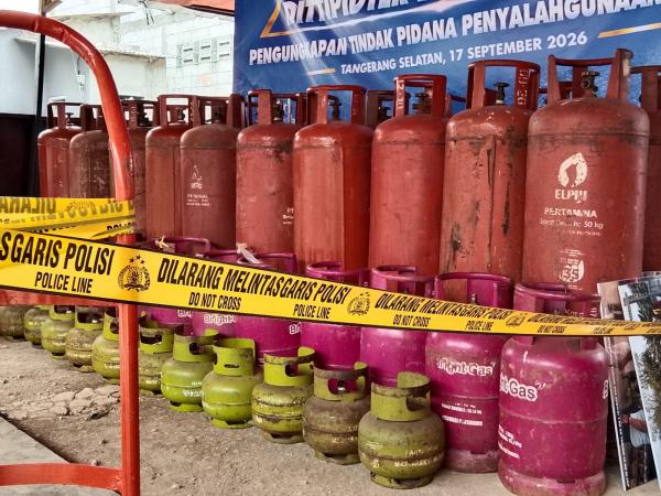 Bareskrim Gerebek Gudang Penyuntikan LPG 3 Kg di Tangsel, 910 Tabung Disita