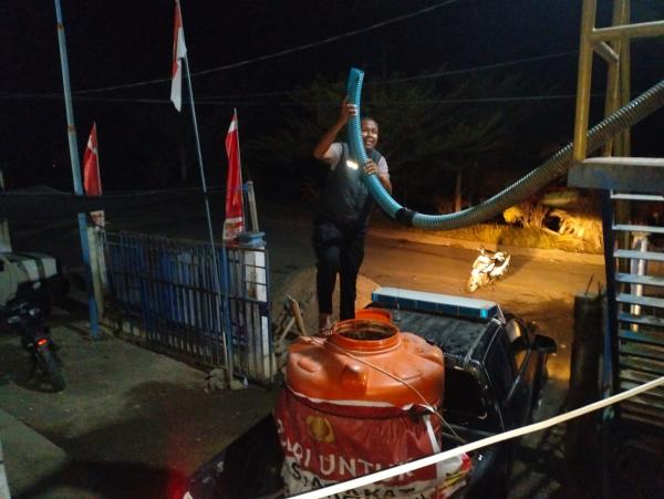 Sumur Warga Mengering, Polres Mamuju Tengah Pasok 2.400 Liter Air Bersih Gratis