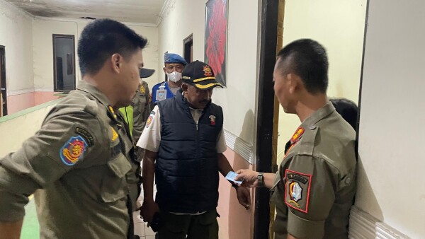 8 Orang Terjaring Operasi Kos Satpol PP Bojonegoro, 2 Diduga Pasangan Gay