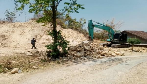 Bukit 4.200 Meter Persegi di Jenar Sragen Dikeruk, Perizinan Masih Berproses