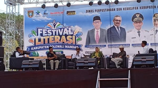 Ketua PENA Sulbar Paparkan Peran Media dan Bahaya Hoaks di Festival Literasi 2026