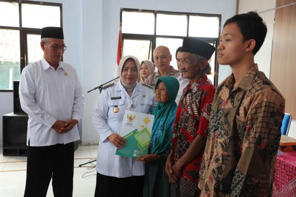 Puluhan Jamban Sehat Disalurkan, Warga Didorong Hidup Lebih Bersih