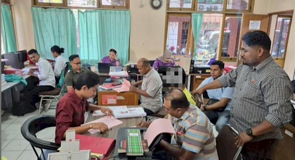 Masuk Lewat Jendela lalu Curi 7 HP dan Celengan Raib, Tersangka Kini Diserahkan ke Kejari Kupang