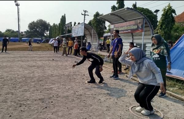 Jumat Sehat, DLH Blora Kenalkan Olahraga Petanque kepada ASN