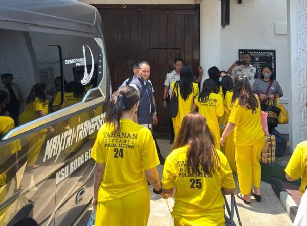 Bongkar Sindikat Penipuan Internasional, Polda Jateng Limpahkan 38 Tersangka ke Kejari Sukoharjo