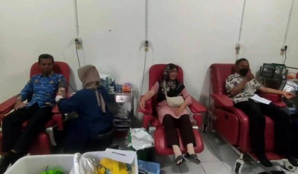 HUT ke-81 PMI, 150 Bingkisan Jadi Pemanis Aksi Donor Darah di Kendal