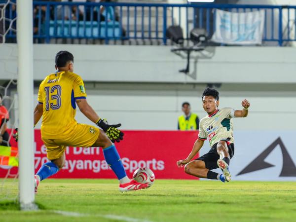 Persiba Balikpapan Tumbang di Surajaya, Persela Menang Berkat Gol Juninho
