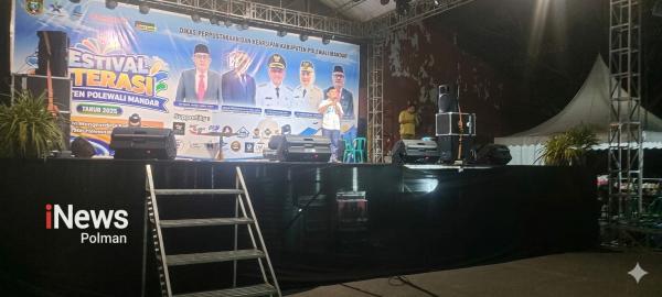 Festival Literasi Polman Ditutup, Ketua DPRD Minta Gerakan Membaca Berlanjut ke Sekolah