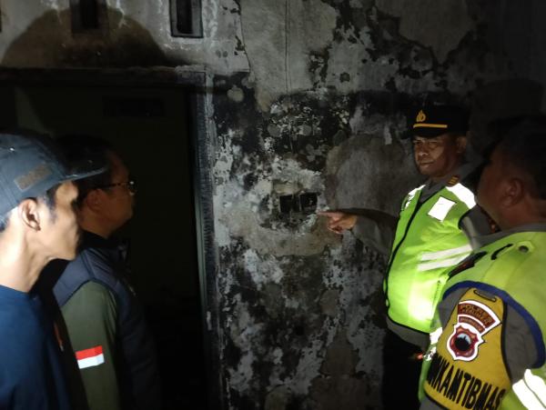 Tumpukan Kasur dan Pakaian Bikin Api Cepat Membesar, Rumah Warga Kebumen Terbakar