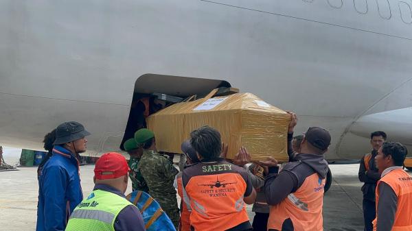 Jenazah Aris Sanda Dipulangkan ke Toraja, Satgas Damai Cartenz Buru Pelaku Penembakan