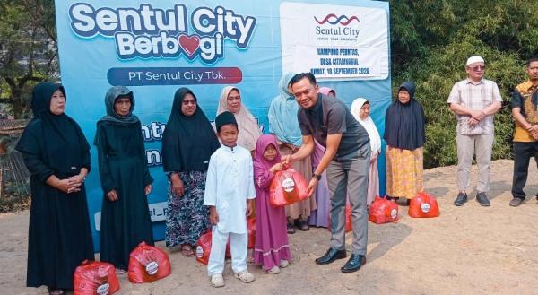 Warga Citaringgul Kabupaten Bogor Terima Ratusan Paket Sembako dari Sentul City