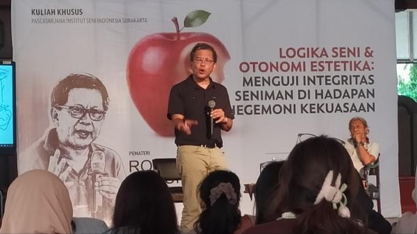 Beri Kuliah Khusus di ISI, Rocky Gerung : Dari Kota Budaya, Solo kini Bergeser Jadi Sumbu Kekuasaan