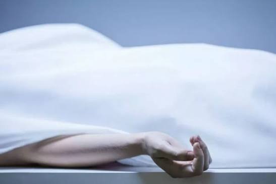 Geger! Mayat Pria Ditemukan Membusuk di Pondok Kebun Sawit Karossa, Polisi Temukan Uang Rp15,5 Juta