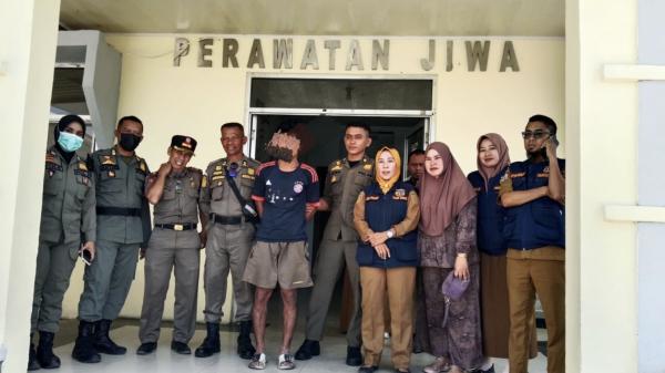 Resahkan Warga dan Bawa Benda Tajam, ODGJ Diamankan Tim Gabungan lalu Dikembalikan ke Keluarga