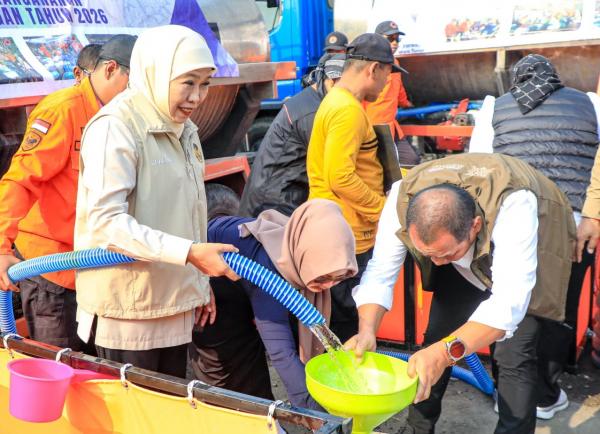 Hadapi Kekeringan, Khofifah Minta Masjid di Jatim Gelar Salat Istisqa Usai Salat Jumat