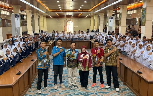 Anak Muda Cirebon Harus Melek Politik, Jangan Sekadar Jadi Penonton